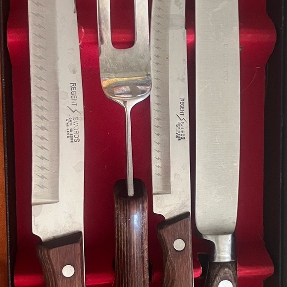 Silver and Brown Cutlery Set for Modern Kitchens - Picture 1 of 4